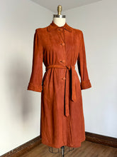 Load image into Gallery viewer, vintage 1940s suede coat {m/L}