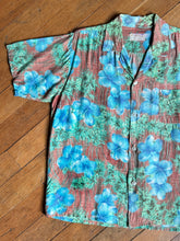 Load image into Gallery viewer, vintage 1950s rayon Hawaiian shirt