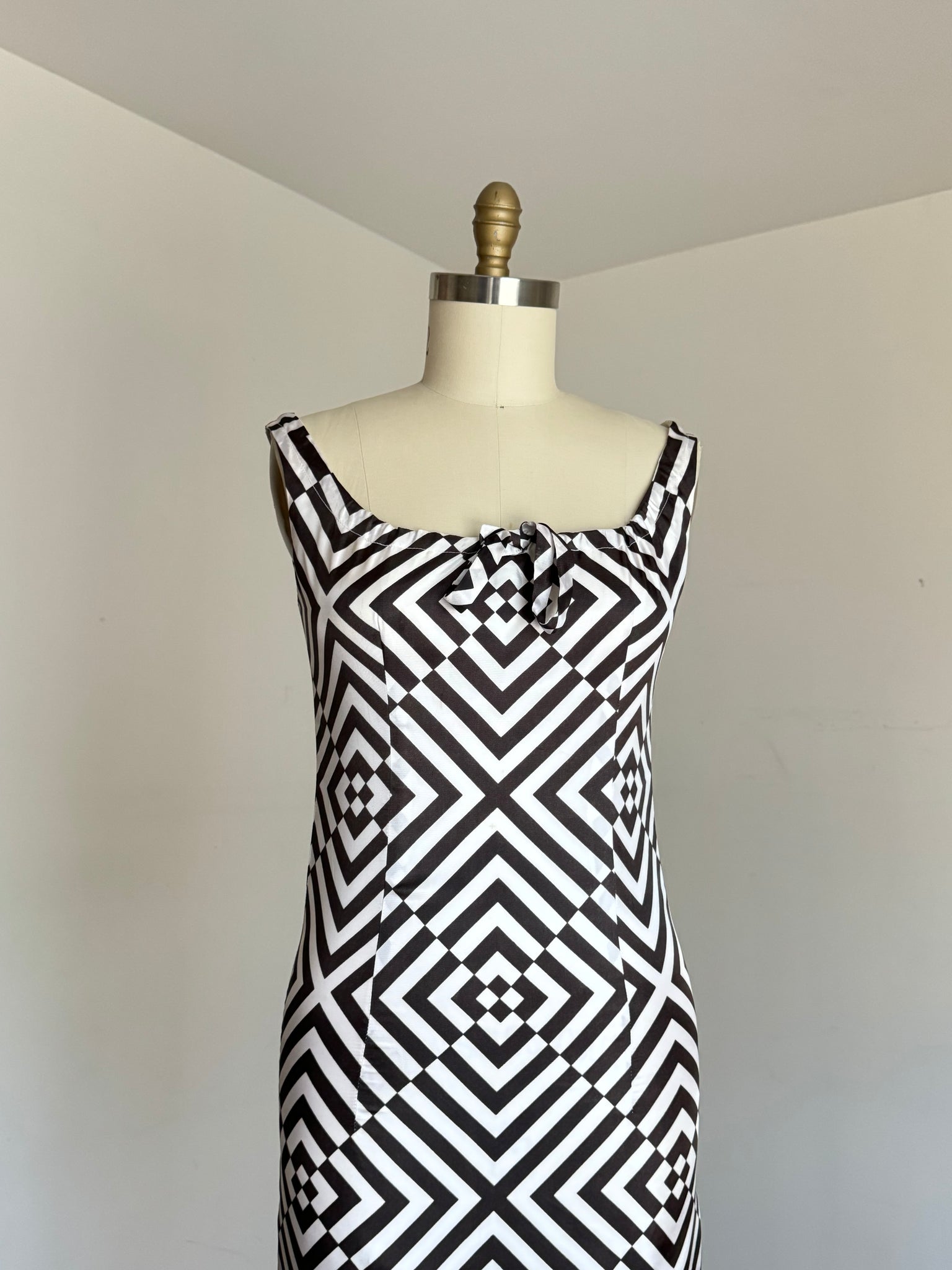 vintage 1960s psychedelic black and white dress {s/m} Trunk of Dresses vintage 1960s psychedelic black and white dress {s/m} Trunk of Dresses