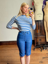 Load image into Gallery viewer, vintage 1960s Maverick Blue Bell cropped jeans {xxs}