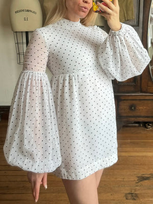 Descriptive image text