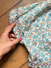 Load image into Gallery viewer, vintage 1940s cotton floral skirt and crop top set {m}