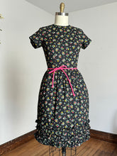 Load image into Gallery viewer, vintage 1950s 60s Swirl wrap dress {m}