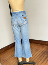 Load image into Gallery viewer, vintage 1970s Wranglers denim jeans