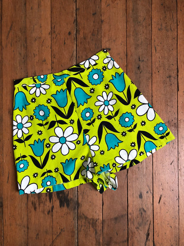 vintage 1960s floral shorts {s}
