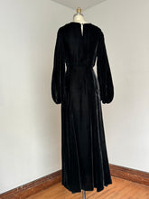 Load image into Gallery viewer, vintage 1930s black velvet gown {s/m}