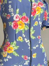 Load image into Gallery viewer, vintage 1930s floral rayon dressing gown {xs}