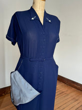 Load image into Gallery viewer, vintage 1940s navy rayon dress {XL/1X}