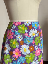 Load image into Gallery viewer, vintage 1970s floral mini skirt 30”W
