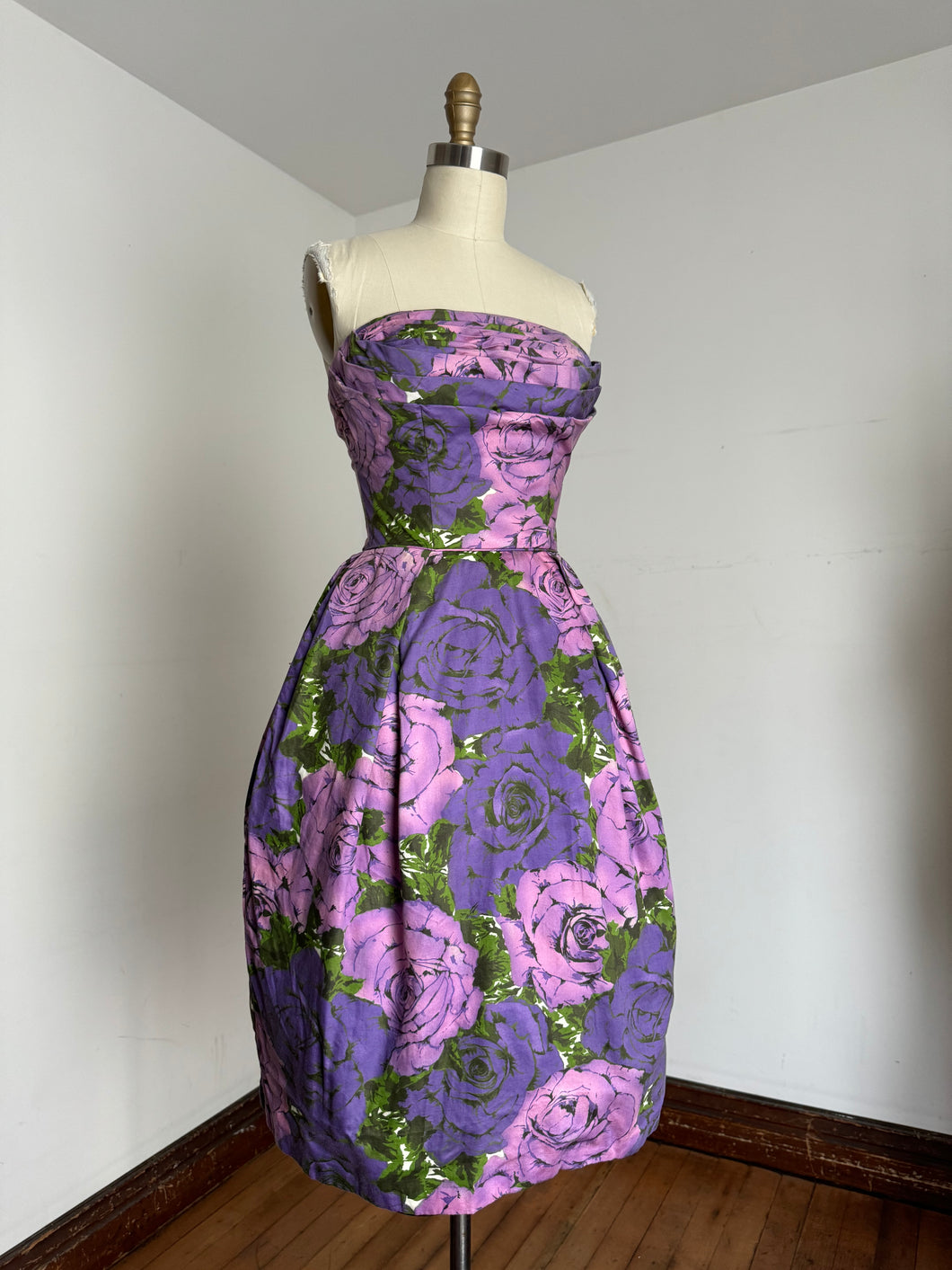 vintage 1950s purple roses dress {xs}