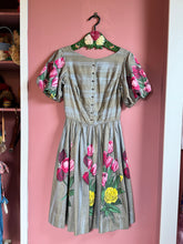 Load image into Gallery viewer, vintage 1960s John Wolf textiles floral cotton dress {s}