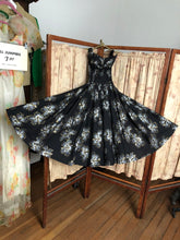 Load image into Gallery viewer, vintage 1950s Alfred Shaheen sun dress {xxs}