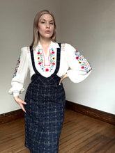 Load image into Gallery viewer, vintage 1940s embroidered folk blouse {m/l}