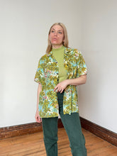 Load image into Gallery viewer, vintage 1950s Hawaiian rayon shirt