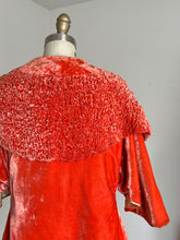 Load image into Gallery viewer, vintage 1930s velvet jacket {xs/s} 30s velvet opera coat