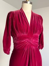 Load image into Gallery viewer, vintage 1940s velvet blouse {m}