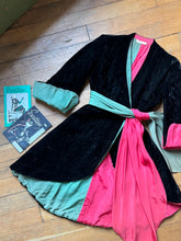 Load image into Gallery viewer, vintage 1940s black velvet robe {xs}