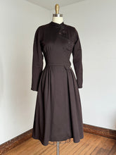 Load image into Gallery viewer, vintage 1940s brown wool princess coat {s}