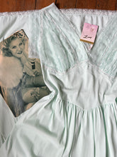 Load image into Gallery viewer, NOS vintage 1950s 60s lucky clover slip {s-m}