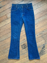 Load image into Gallery viewer, vintage 1970s Big E Levis  746 denim jeans flares bell bottoms 30W