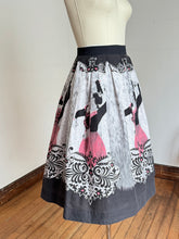 Load image into Gallery viewer, vintage 1950s Flamenco dancers border print skirt {32&quot;W}
