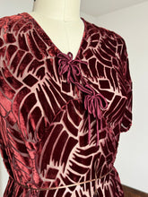 Load image into Gallery viewer, vintage 1930s sheer devoré velvet dress {m}