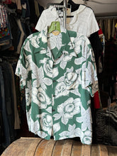 Load image into Gallery viewer, vintage 1940s green Hawaiian rayon shirt - loop collar