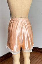 Load image into Gallery viewer, vintage 1940s CC41 tap pants lingerie panties {xs-s}