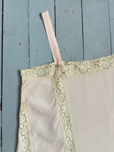 Load image into Gallery viewer, vintage 1920s slip lingerie {s/m}