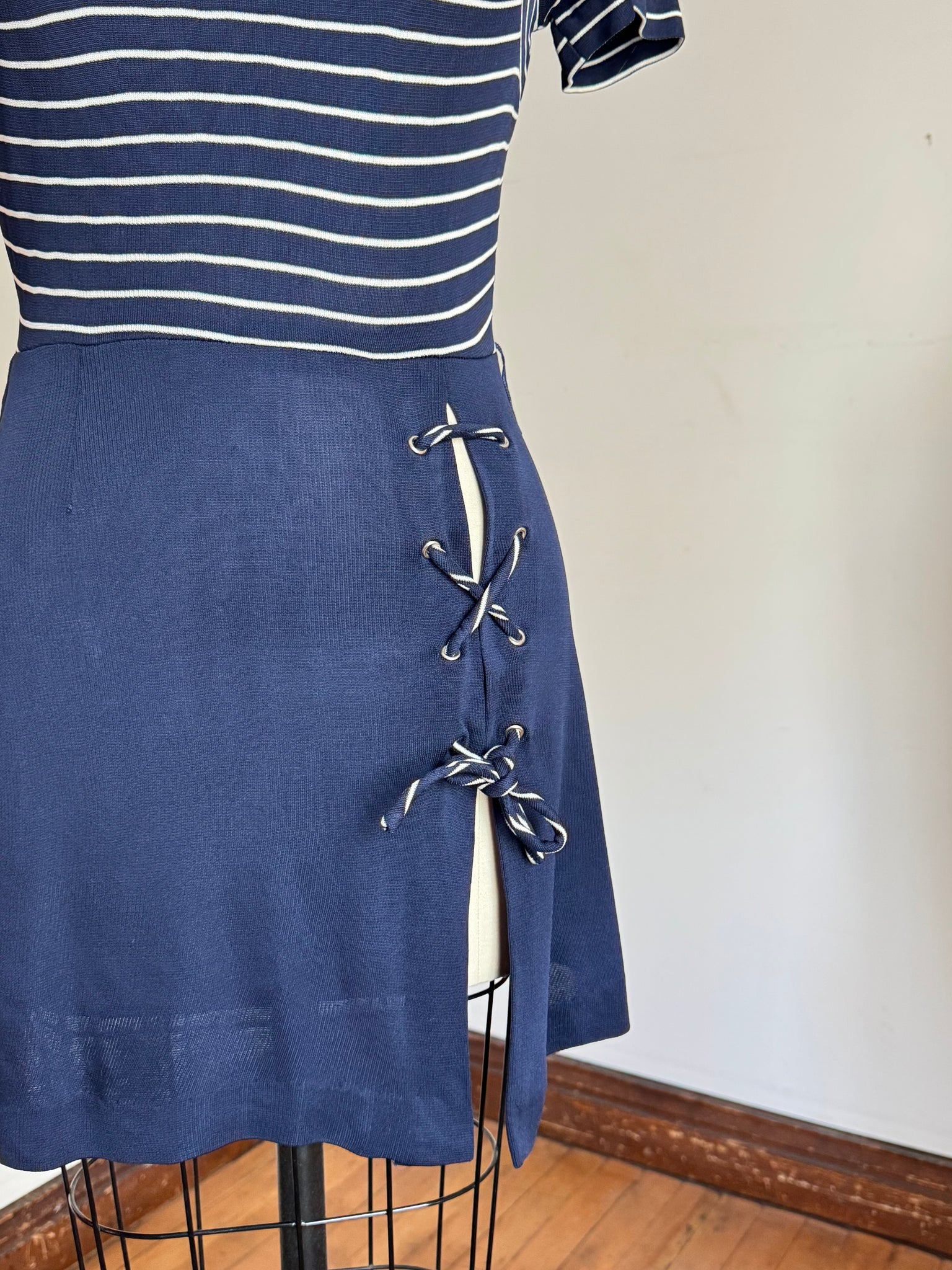 vintage 1960s lace up skirt dress {m} – Trunk of Dresses