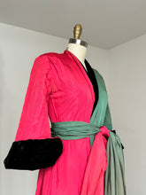 Load image into Gallery viewer, vintage 1940s black velvet robe {xs}