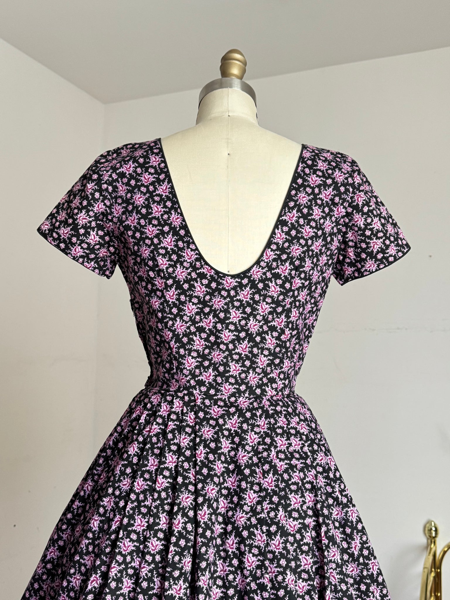 vintage 1950s Jerry Gilden floral cotton dress {xs} – Trunk of Dresses vintage 1950s Jerry Gilden floral cotton dress {xs} – Trunk of Dresses