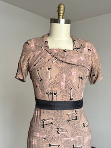 vintage 1940s novelty Giraffe rayon dress {m}