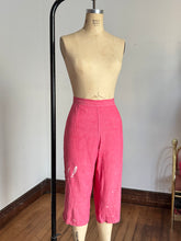 Load image into Gallery viewer, vintage 1950s homemade size zip capris {29”W}