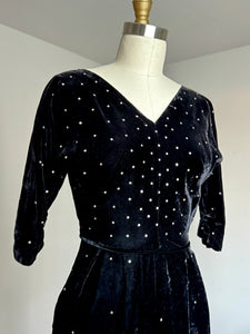 vintage 1950s rhinestone velvet wiggle dress {xxs}