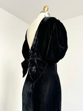 Load image into Gallery viewer, vintage 1930s black velvet gown {xs/s}