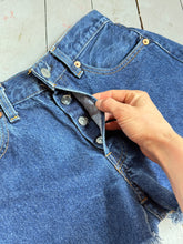 Load image into Gallery viewer, vintage 1980s Levis red line selvedge cut off shorts 27"W