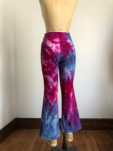 vintage 1960s 70s tie dye big E Levis flared denim jeans