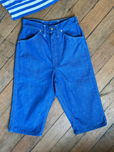 Load image into Gallery viewer, vintage 1960s Maverick Blue Bell cropped jeans {xxs}