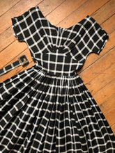 Load image into Gallery viewer, vintage 1950s black and white dress {xxs}