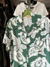 Load image into Gallery viewer, vintage 1940s green Hawaiian rayon shirt - loop collar