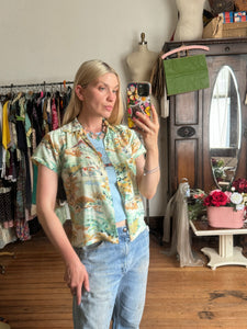 vintage 1950s 60s juniors Hawaiian shirt
