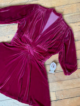 Load image into Gallery viewer, vintage 1940s velvet blouse {m}