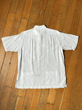 Load image into Gallery viewer, vintage 1960s pullover shirt