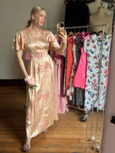 Load image into Gallery viewer, vintage 1940s front zip dressing gown {s}