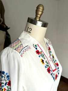 vintage 1940s embroidered folk blouse {m/l}