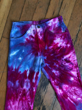 Load image into Gallery viewer, vintage 1960s 70s tie dye big E Levis flared denim jeans