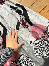 Load image into Gallery viewer, vintage 1950s Flamenco dancers border print skirt {32&quot;W}