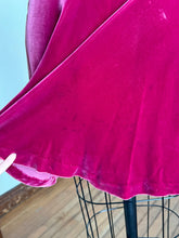 Load image into Gallery viewer, vintage 1940s velvet blouse {m}