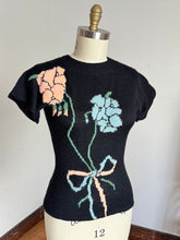 Load image into Gallery viewer, vintage 1940s floral knit top {xs-L}